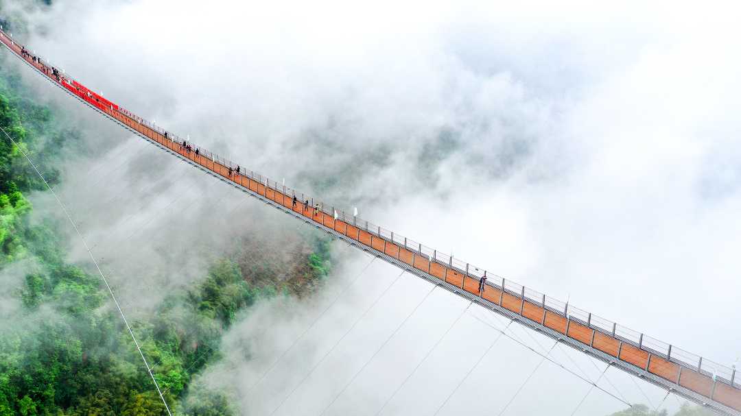 云端仙境龙卦山