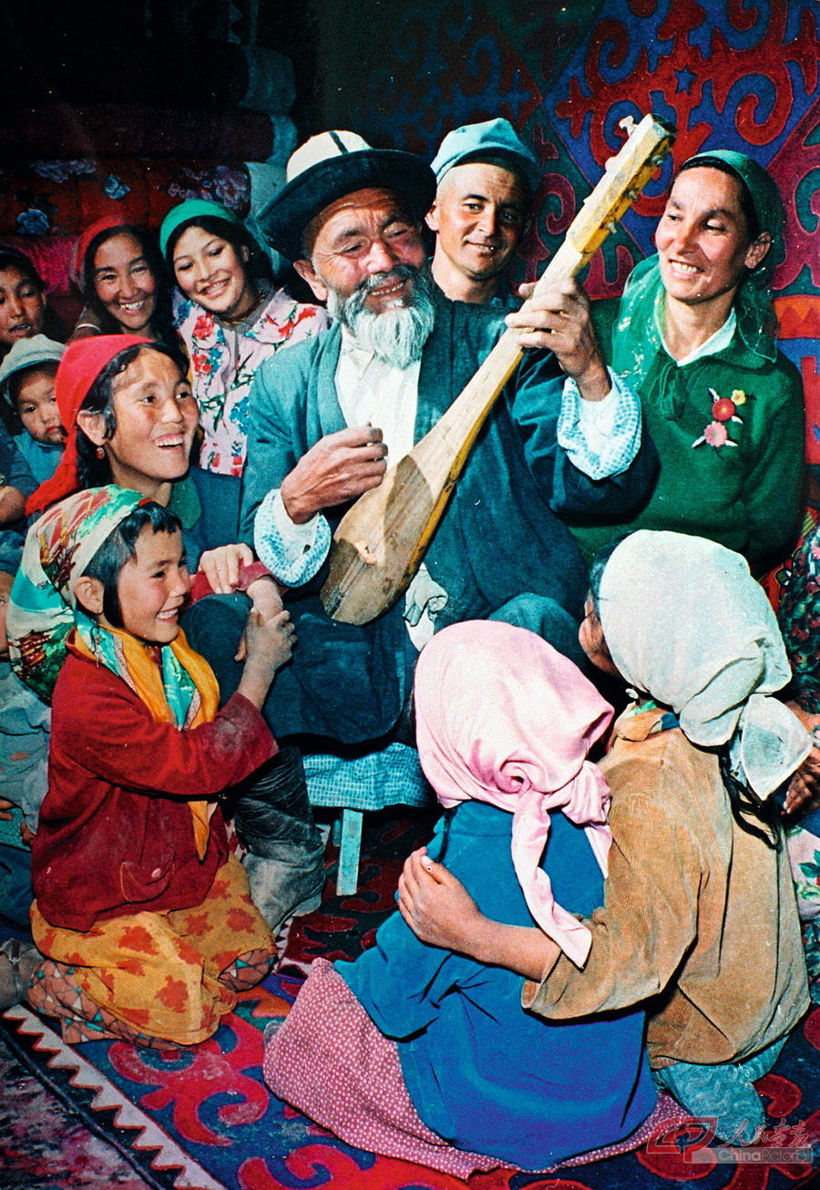 柯尔克孜族牧民歌手 摄影 李江树