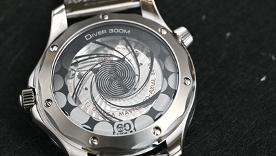 机芯背面的“动态效果”