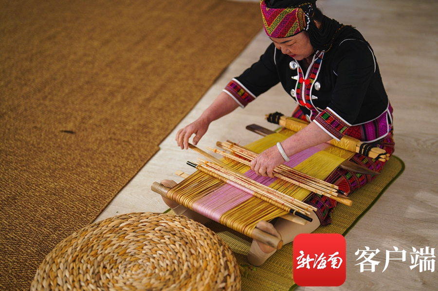 海南黎锦是如何破圈成为时尚宠儿