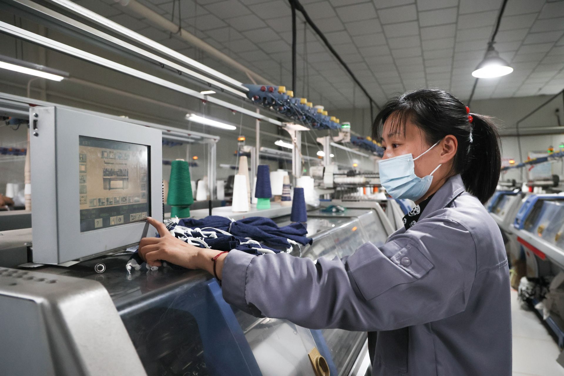 推动五大任务见行见效·我在现场|出村口到海外,这家产品卖火了!|羊绒_新浪财经_新浪网