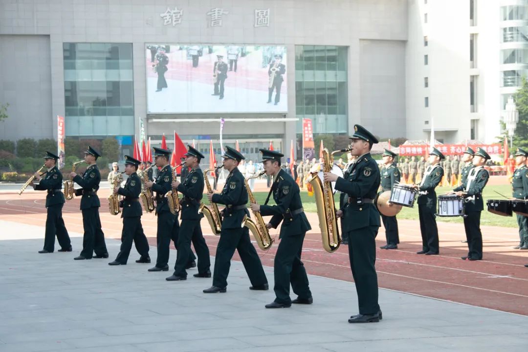 大学砺剑军乐团