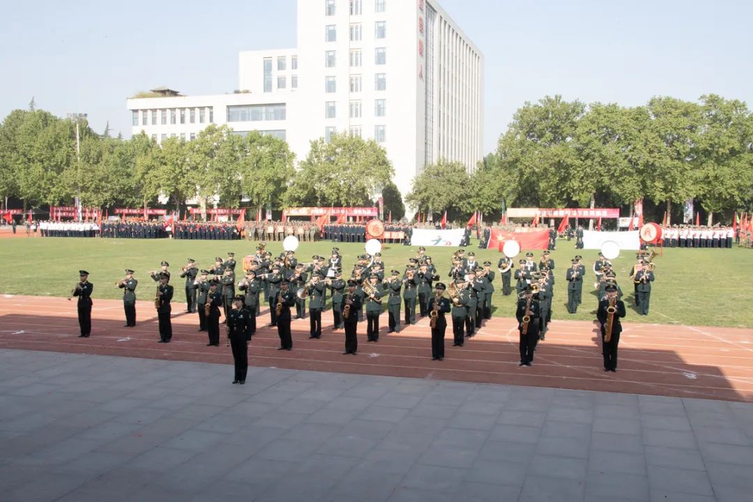 大学砺剑军乐团