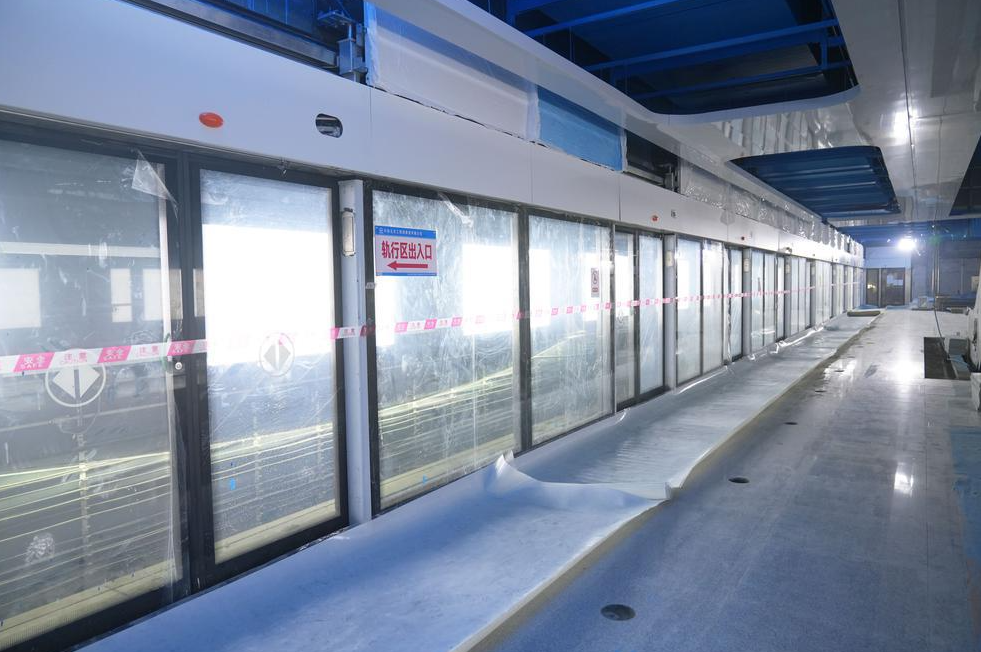 屏蔽门已安装完毕