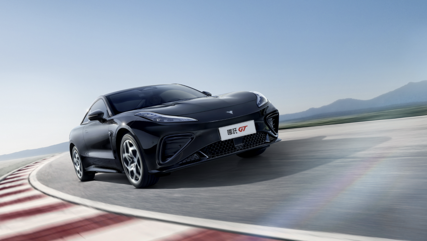 新一代gt科技电跑哪吒gt