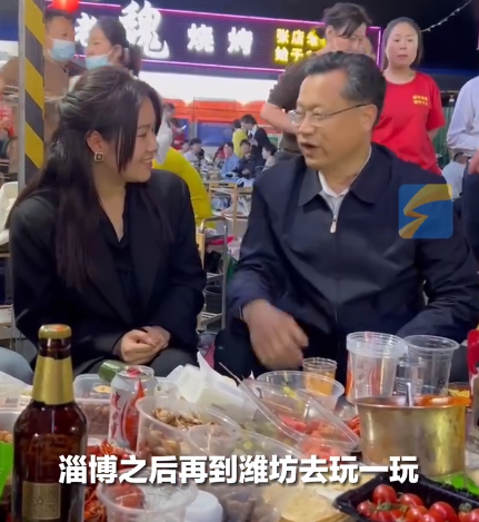 潍坊有好吃的,也有诸城烧烤,寿光的蔬菜,潍坊的火烧,朝天锅都很好吃
