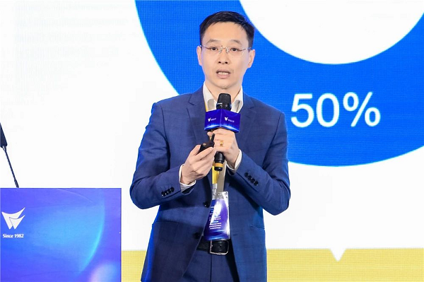 上海发那科市场拓展部副部长张海峰