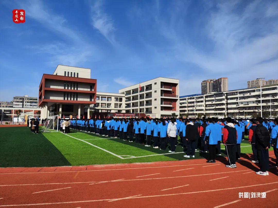 拍摄地点:平顶山市实验中学校园