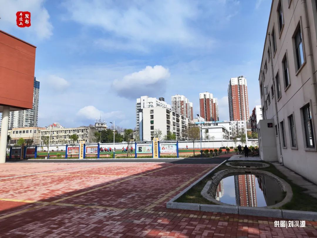 拍摄地点:平顶山市实验中学校园