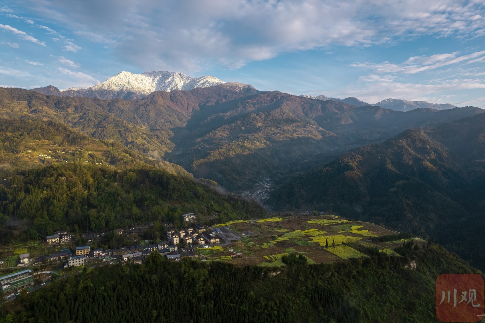 组图丨云雾缭绕下的汶川水磨镇:青山绿水新风貌_新浪财经_新浪网