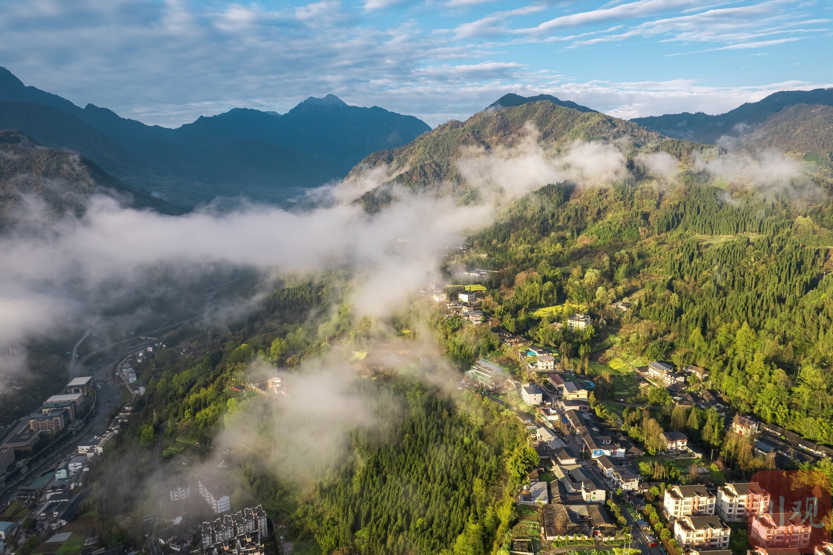 组图丨云雾缭绕下的汶川水磨镇:青山绿水新风貌_新浪财经_新浪网