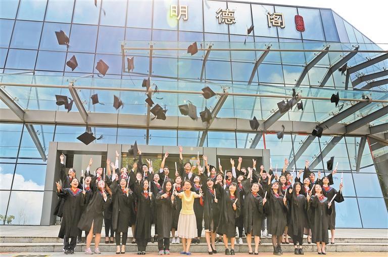 深圳技师学院为深圳市乃至广东省培养输送了数十万高技能人才。