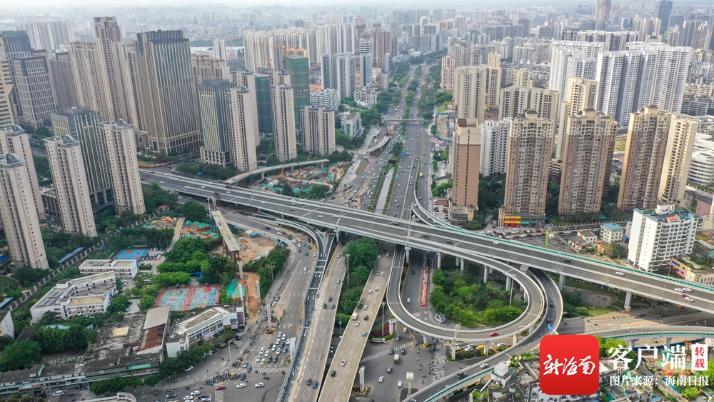 空中俯瞰海秀快速路龙昆互通,海口市龙昆南立交匝道完善工程正加速