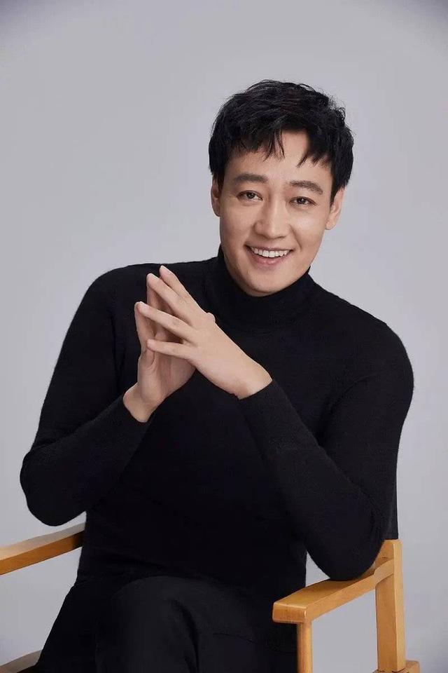 辛柏青凭借《白塔之光》斩获北影节天坛奖最佳男主角|直击北影节