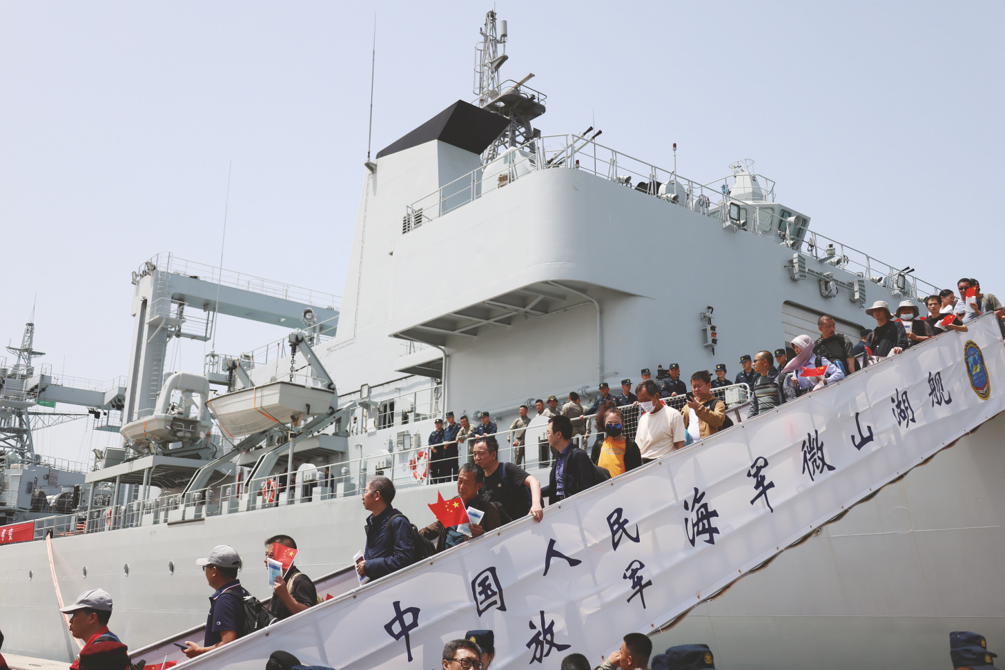 中国海军苏丹撤侨军舰抵达沙特吉达港|中国海军_新浪财经_新浪网