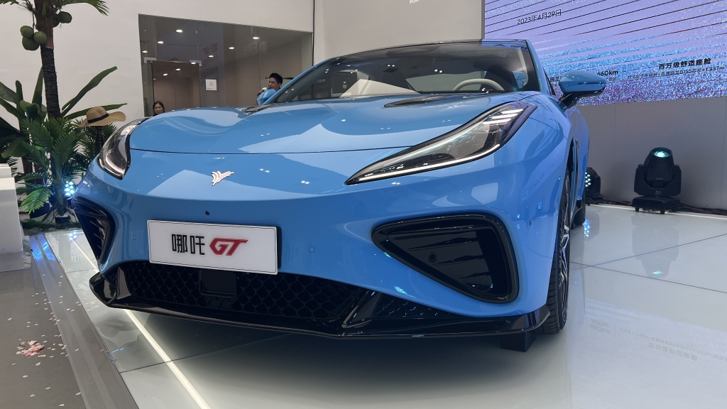 不到20万圆百万跑车梦 年轻人的第一台跑车哪吒gt冲不冲?