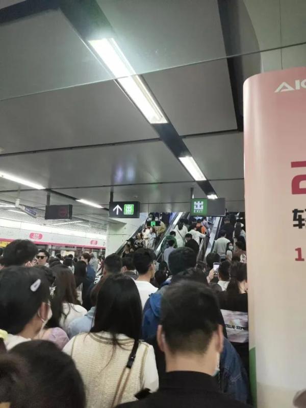 受访者供图 地铁1号线龙翔桥站