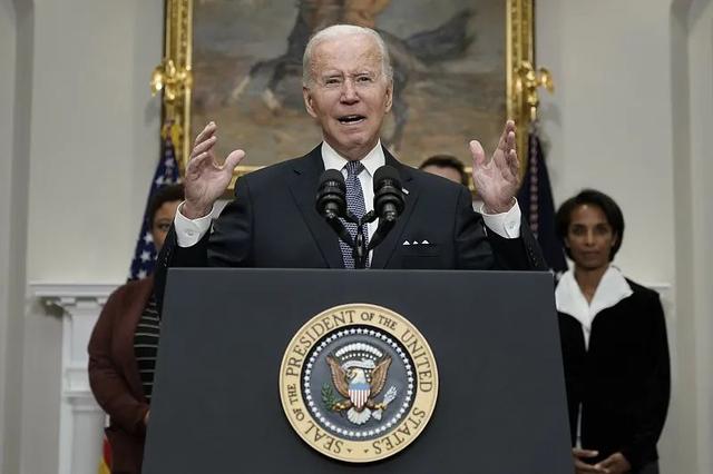 当地时间2022年10月21日,美国华盛顿特区,美国总统拜登在白宫罗斯福厅