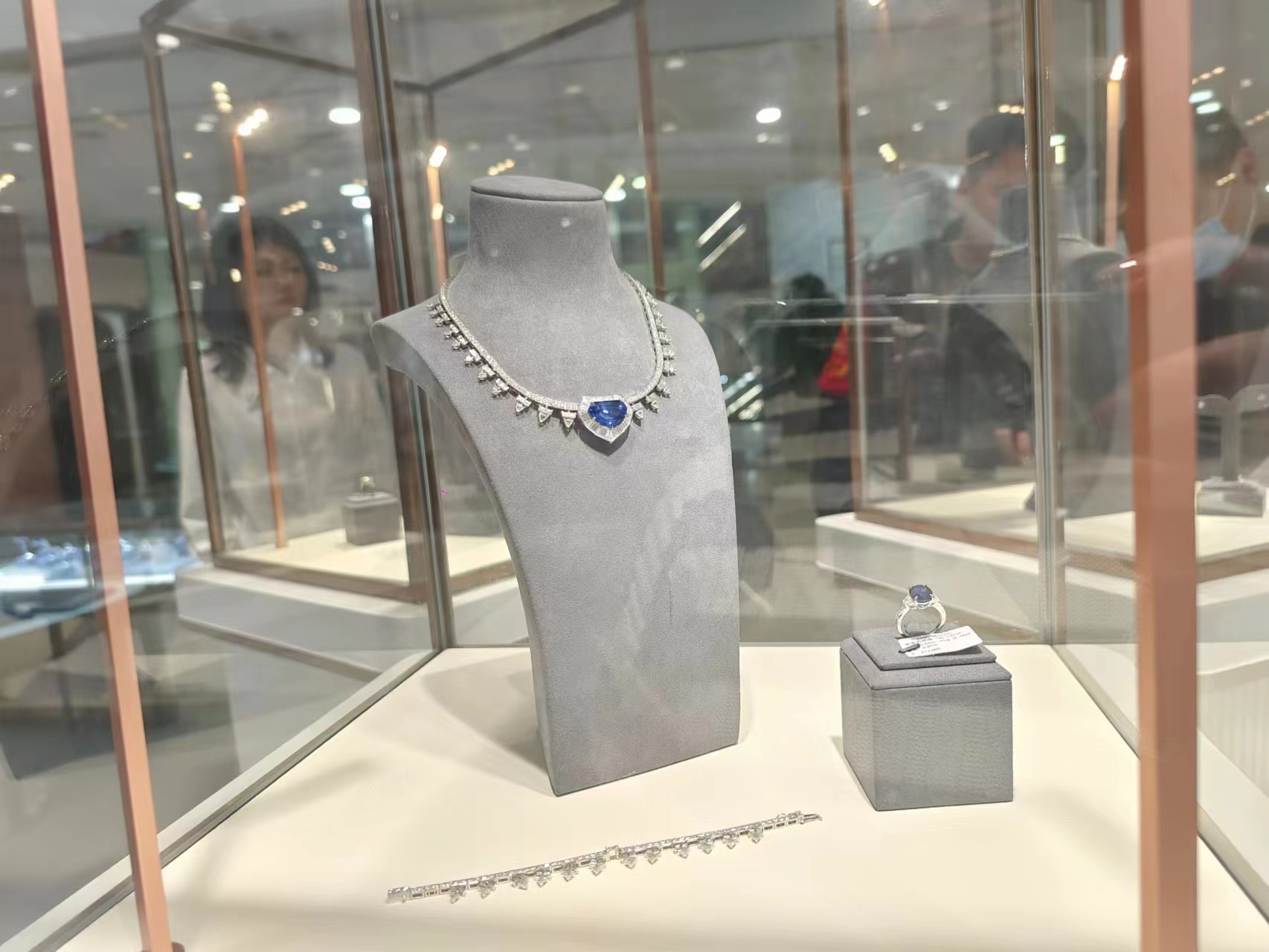 《海上饰件——当代新晋首饰展》抢先热场"钻石珠宝文化节",千件"孤品