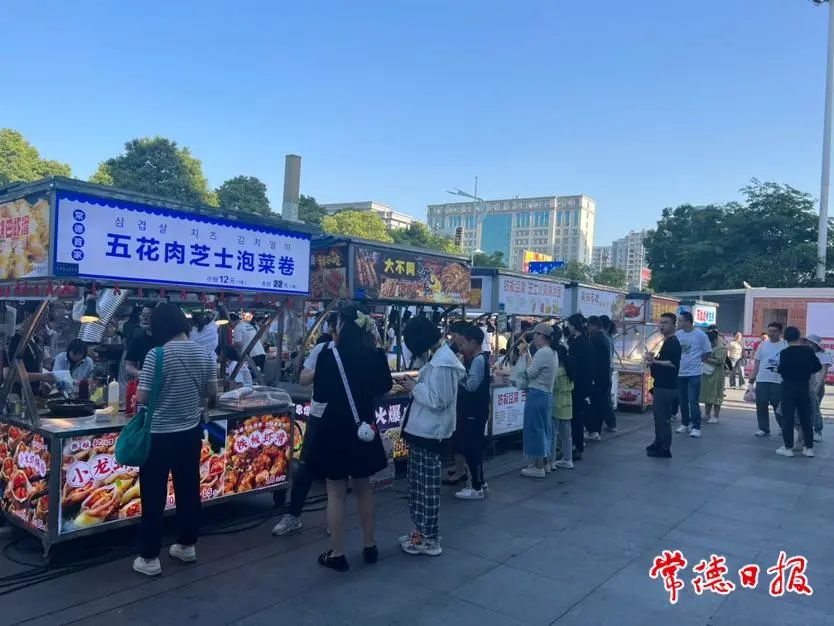 【文明旅游】"五一"期间万达星光夜市人气火爆 文明旅游成共识|夜市