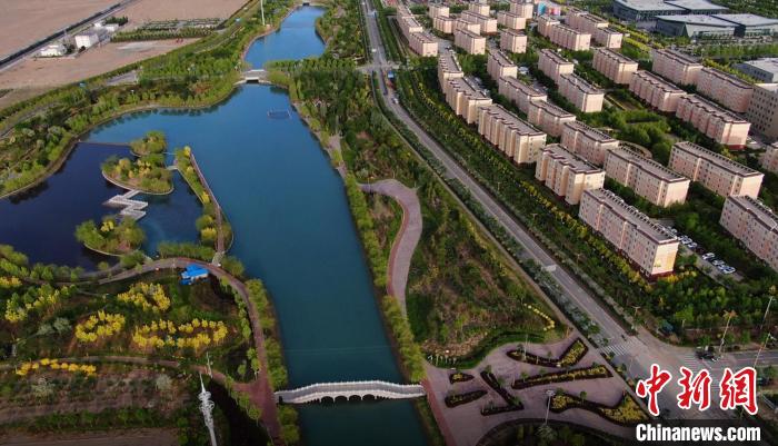 鸟瞰昆玉河景观带.王震 摄