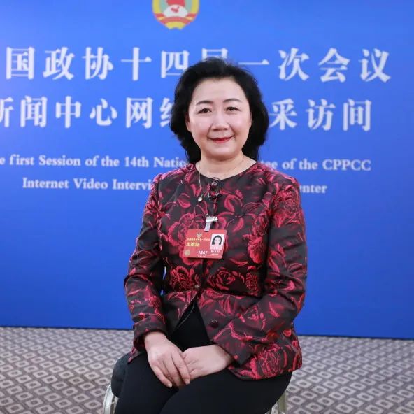 娜木拉(中央音乐学院附中校长)