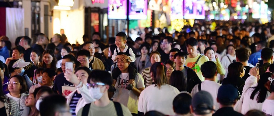 图片来源:新华社