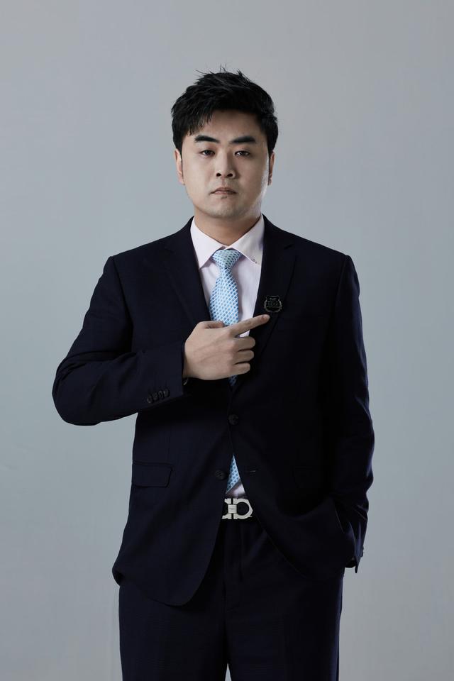 英雄联盟国家队主教练朱开:斩获"大满贯"的"鸡汤大师"