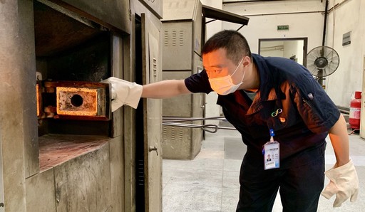 四川省成都市殡仪馆遗体火化师 龚 睿