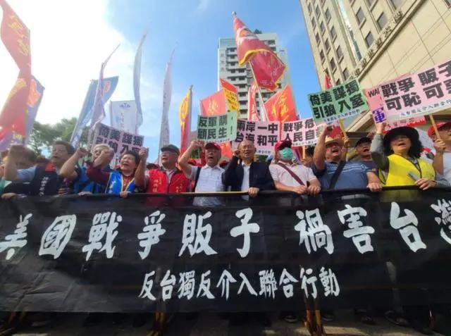 「侠客岛|解局」群狼入室!美国军火商组团去了台湾|台湾省_新浪财经_