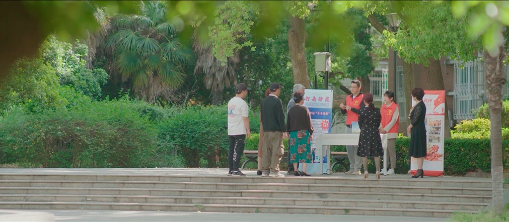 跳脱出作品本身的呈现，短片制作的品牌格局更值得探讨。鲁南制药着眼于每一个平凡人的生活，