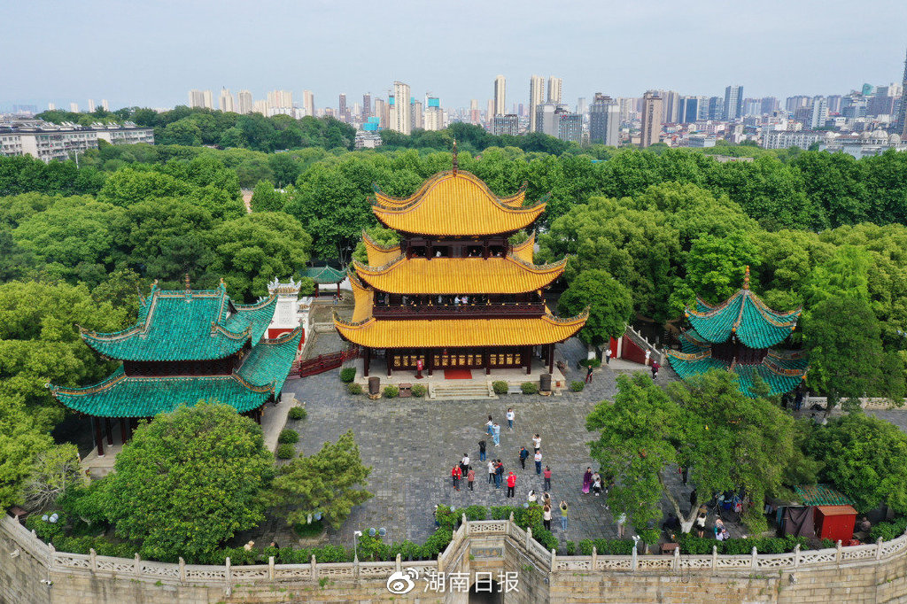 岳阳楼全景 湖南日报全媒体记者 田超 摄