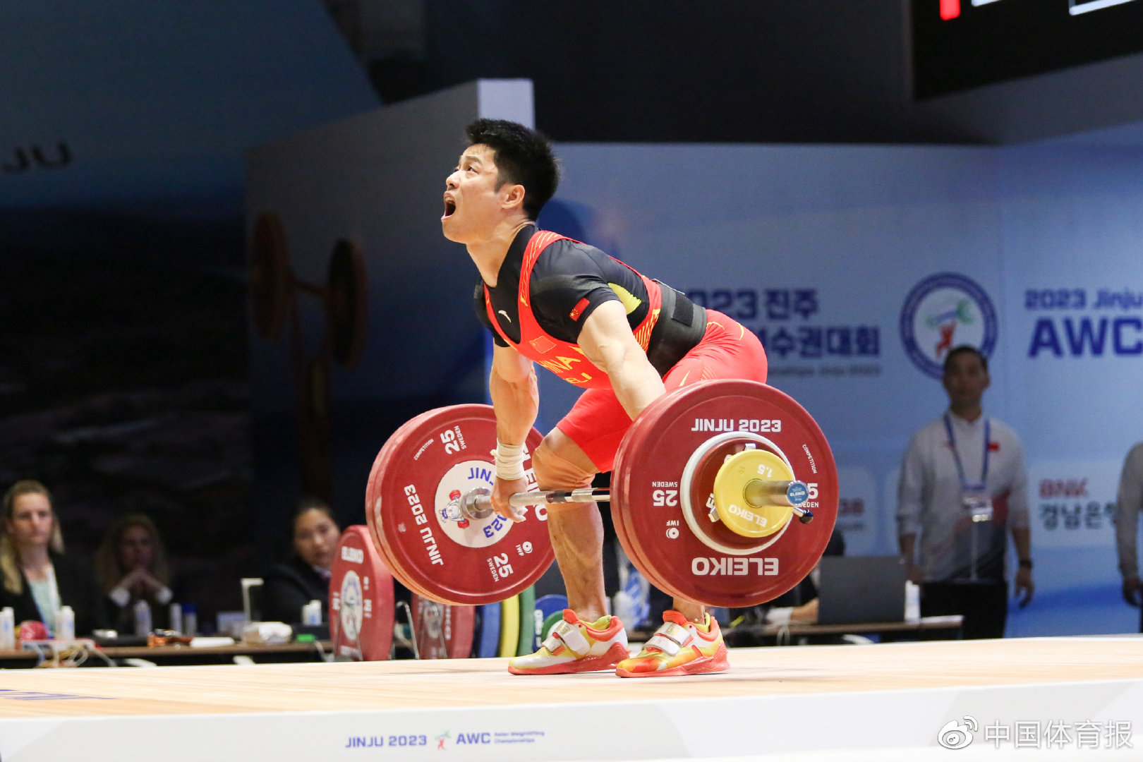 举重亚锦赛李发彬夺冠——两位奥运冠军上演"巅峰对决"|李发彬_新浪