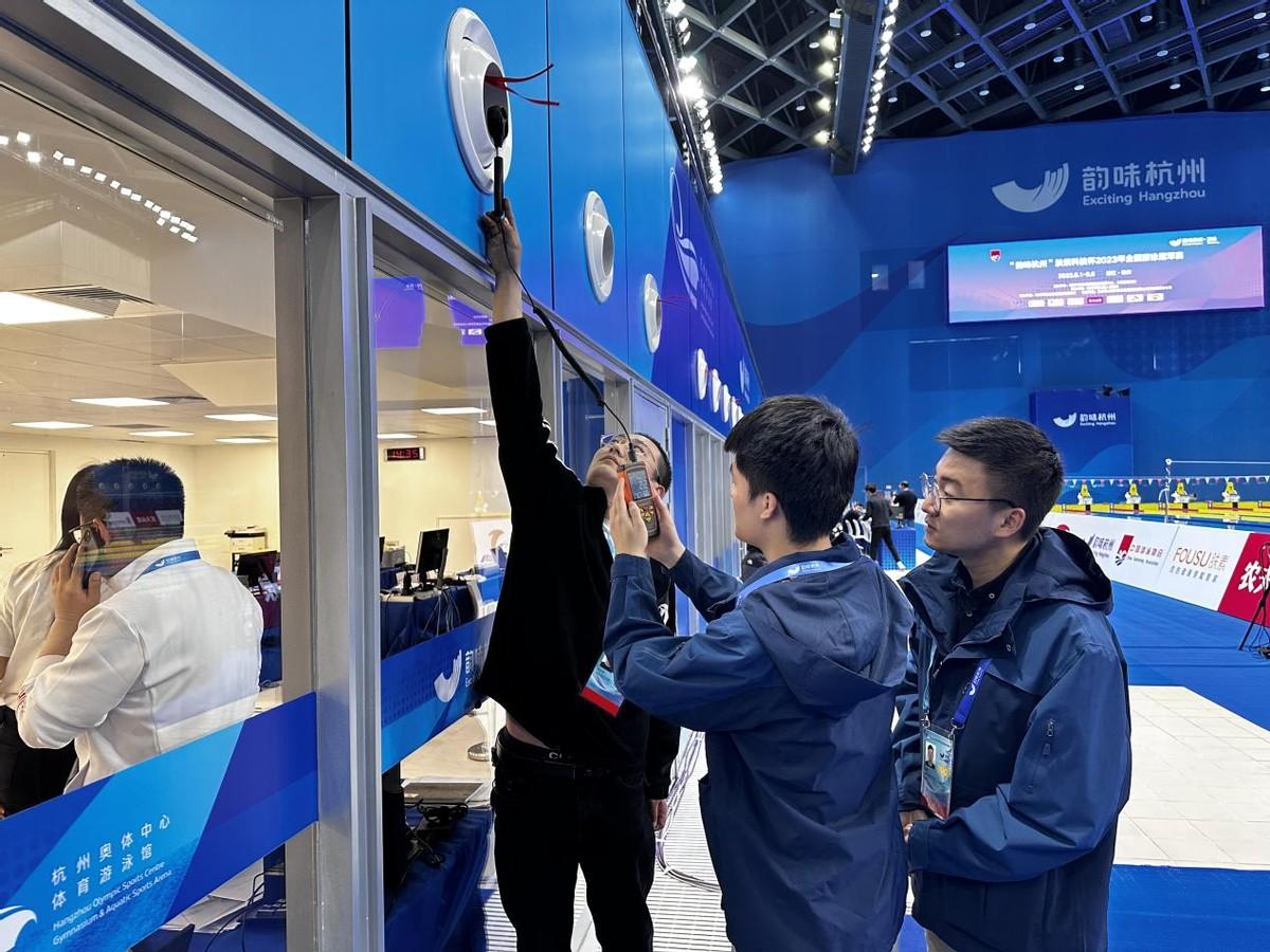 暖通现场手持风速仪测试出风口风速