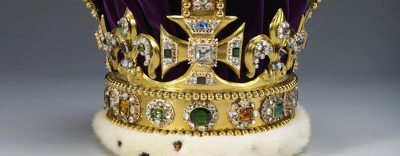 圣爱德华王冠（图源：英国王室官方社交媒体）