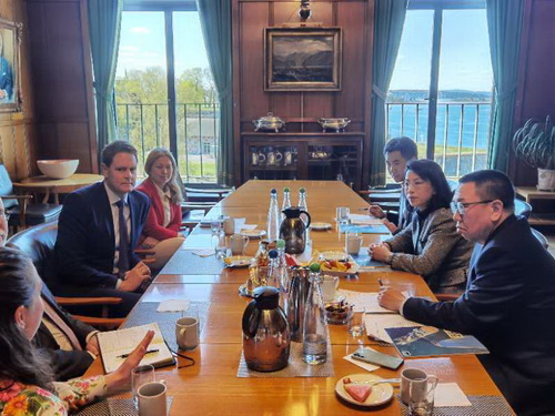 侯大使表示,挪威船东协会是挪最大的船主联合会,与中国有着长期的友好