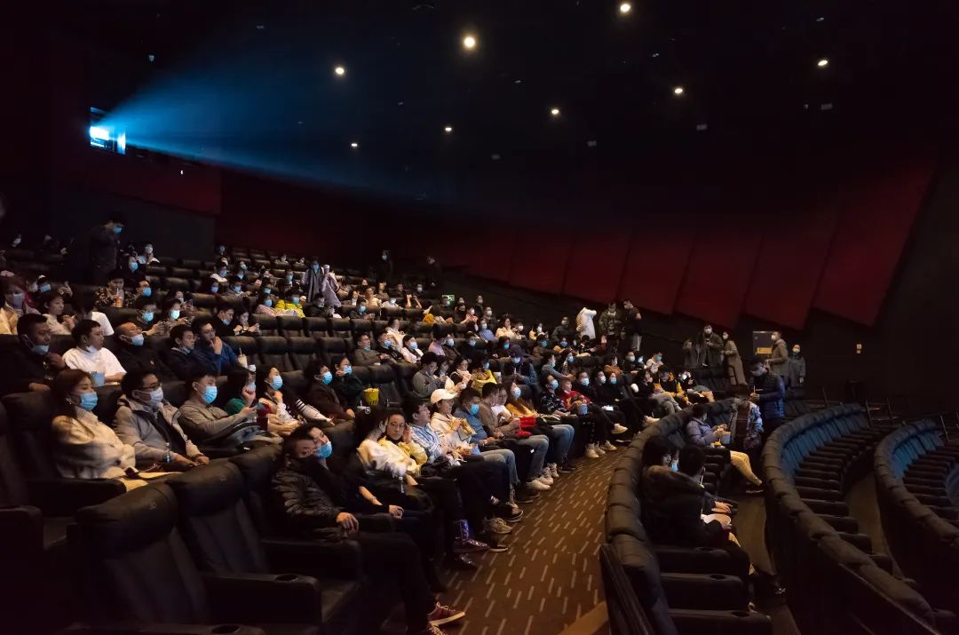 北京市朝阳区一处电影院,正在观影的观众.刘帅冶摄(中经视觉)