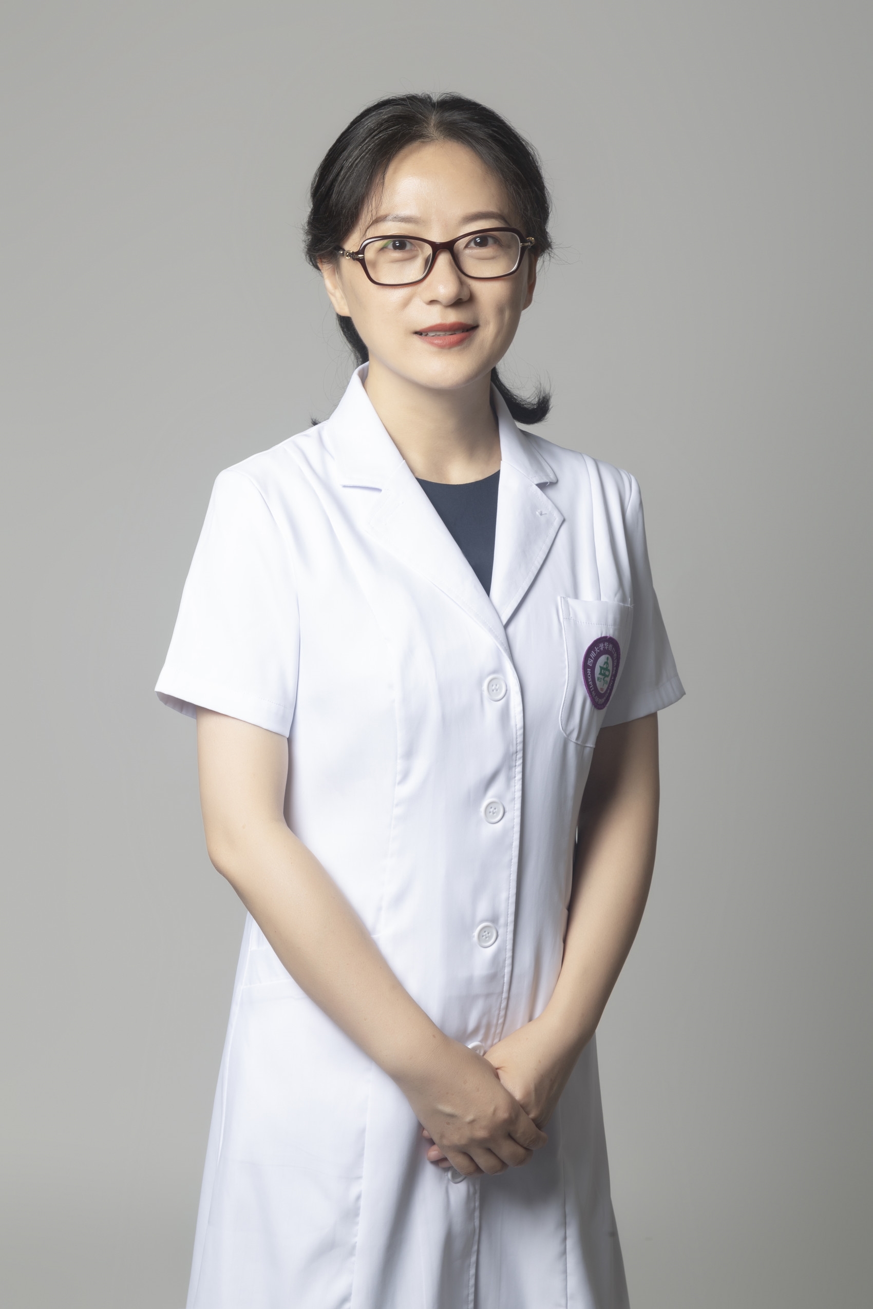 四川大学副校长,华西口腔医学院(华西口腔医院)院长 叶玲教授记者