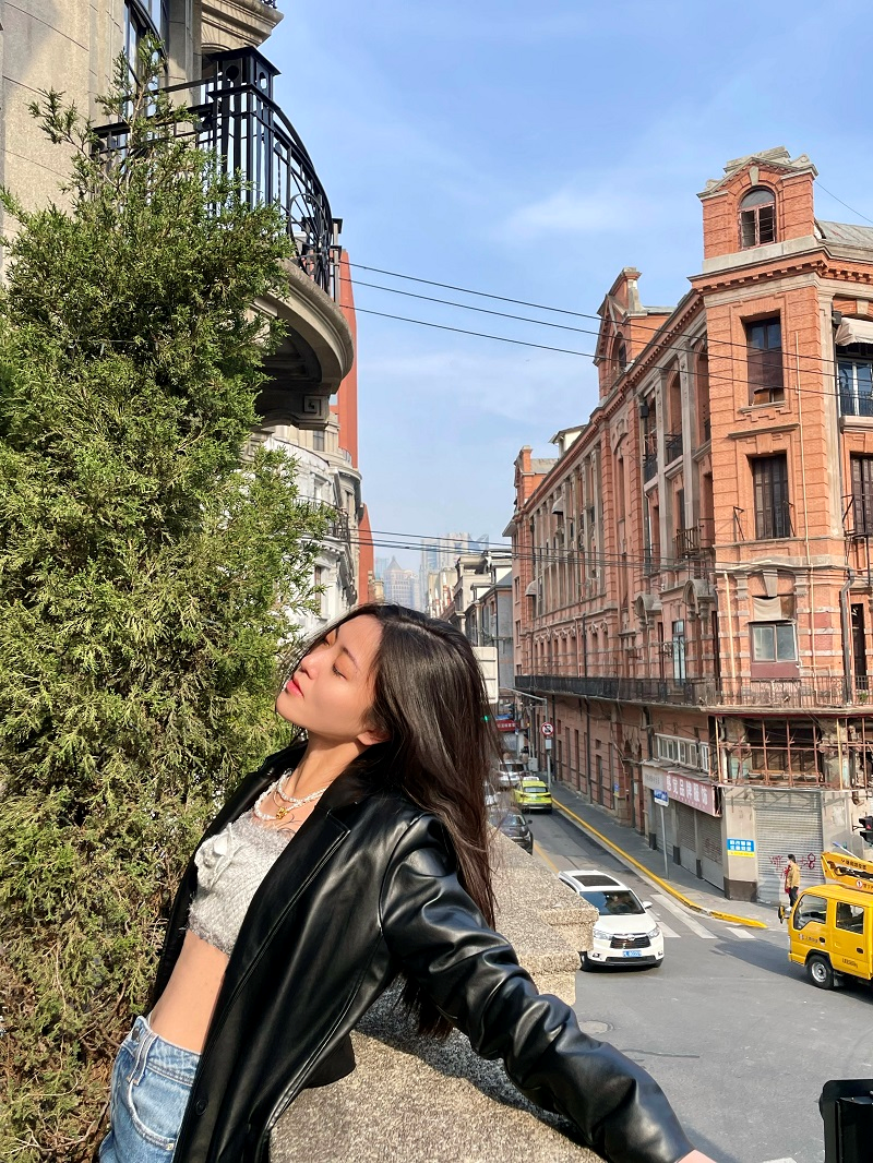 （时尚媒体人、时尚达人吉梨）