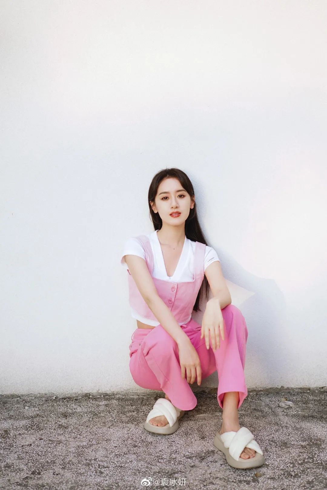 女演员袁冰妍偷漏税主体公司注销,此前被罚97万余元,被查出后变更法人