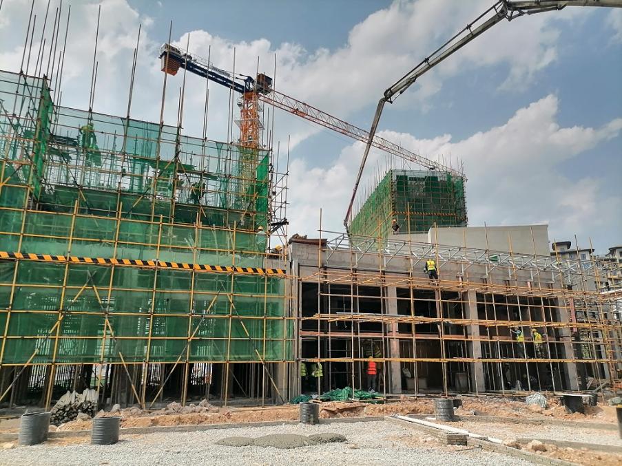 (项目施工现场)当然,建筑业的工业化进程不仅要跑出"加速度",也要确保