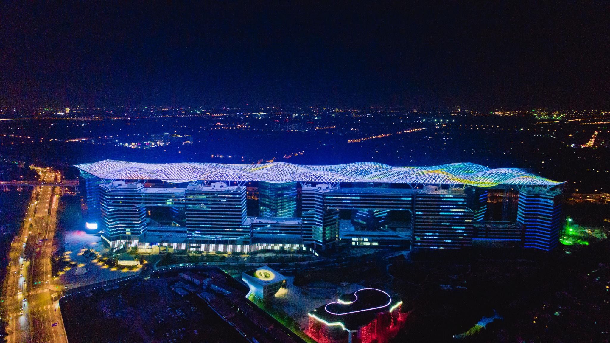 g60科创云廊璀璨光带的背后|夜访上海科创园区②|算法_新浪财经_新浪