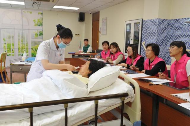 模拟真实场景 2023年北京市职业院校健康养老照护技能大赛举办