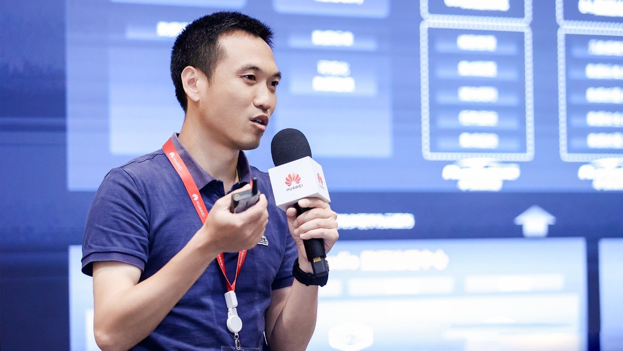 深圳市华傲数据技术有限公司副总裁姚晓锋