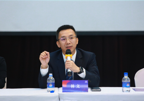 燕京啤酒党委委员,副总经理兼供应链中心总经理 林文