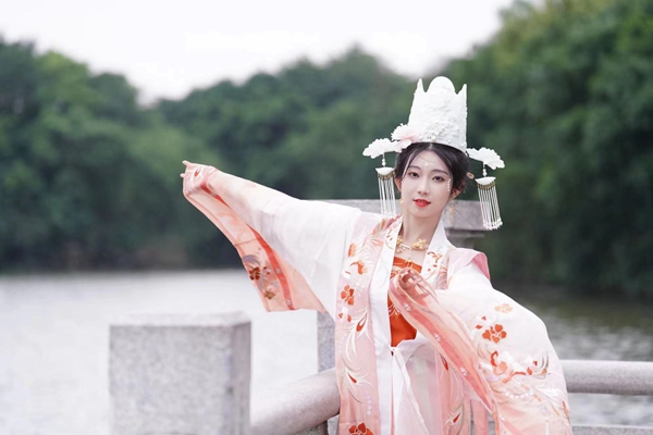 （来源：看头条网）