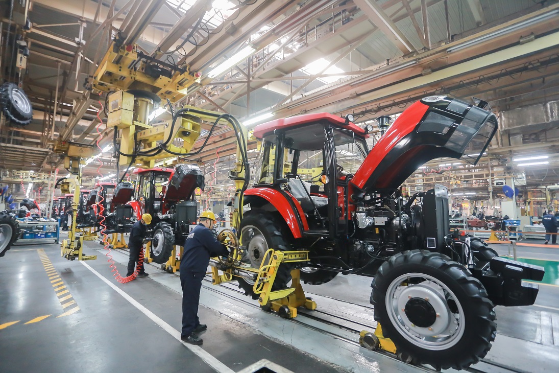 国机集团中国一拖大马力轮式拖拉机生产线(图片来源:中国一拖)