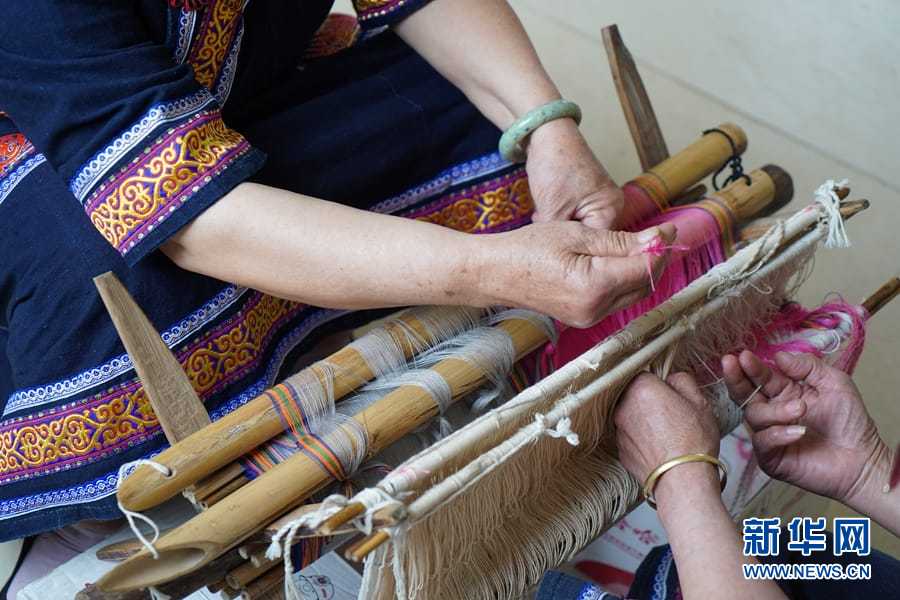 隘章土布制作技艺展示.莫超驿 摄