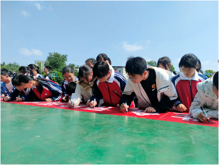怀宁县高河初中举行防震逃生演练_新浪财经_新浪网
