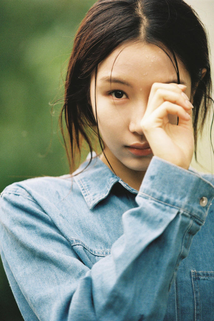 我见犹怜山林小鹿!张楠湿发造型分享雨后春日写真_高清图集_新浪网